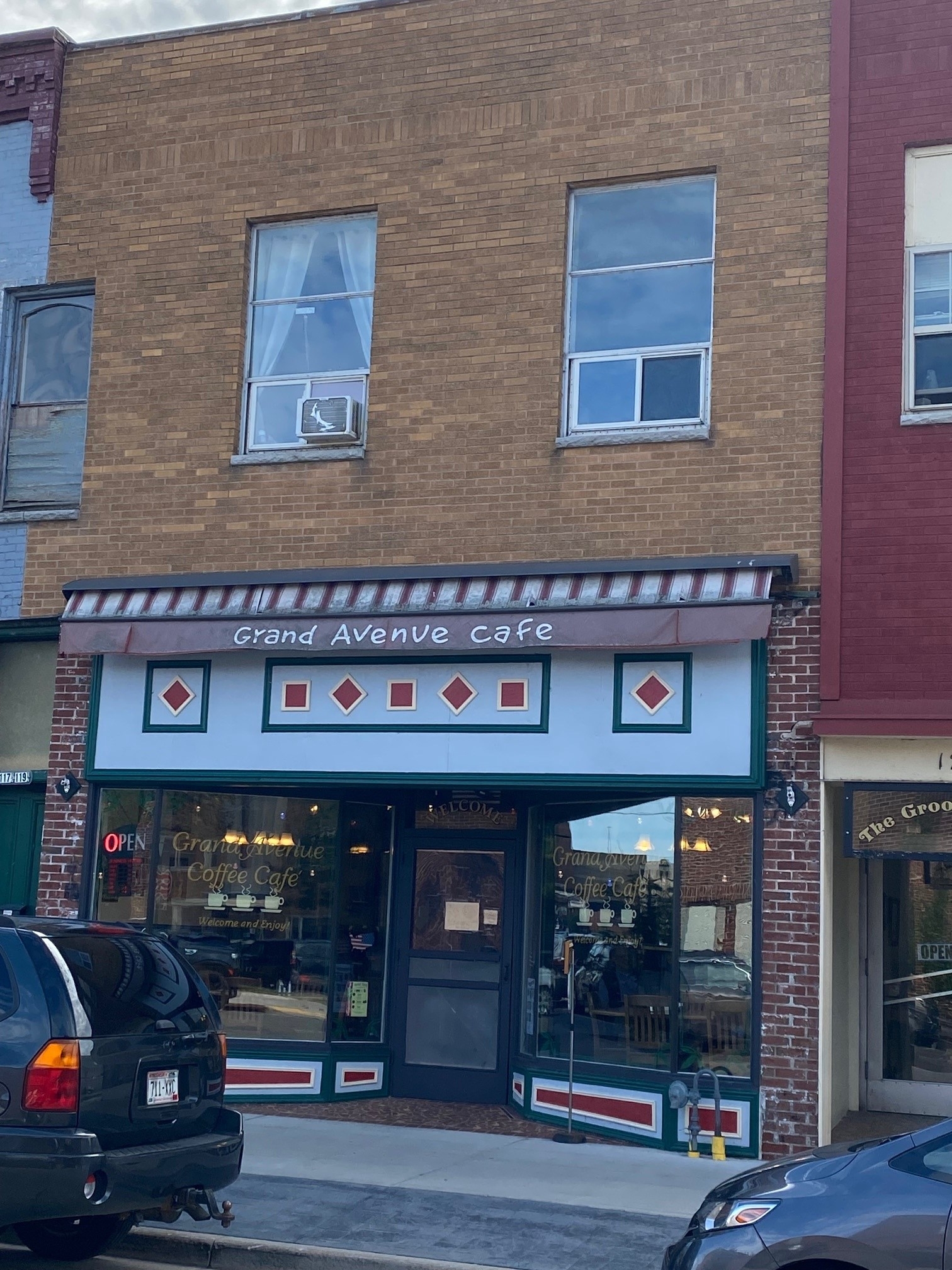 119 1/2 West Grand Ave #B