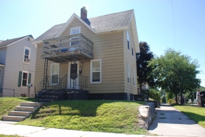 901 ½ E. Grand Ave