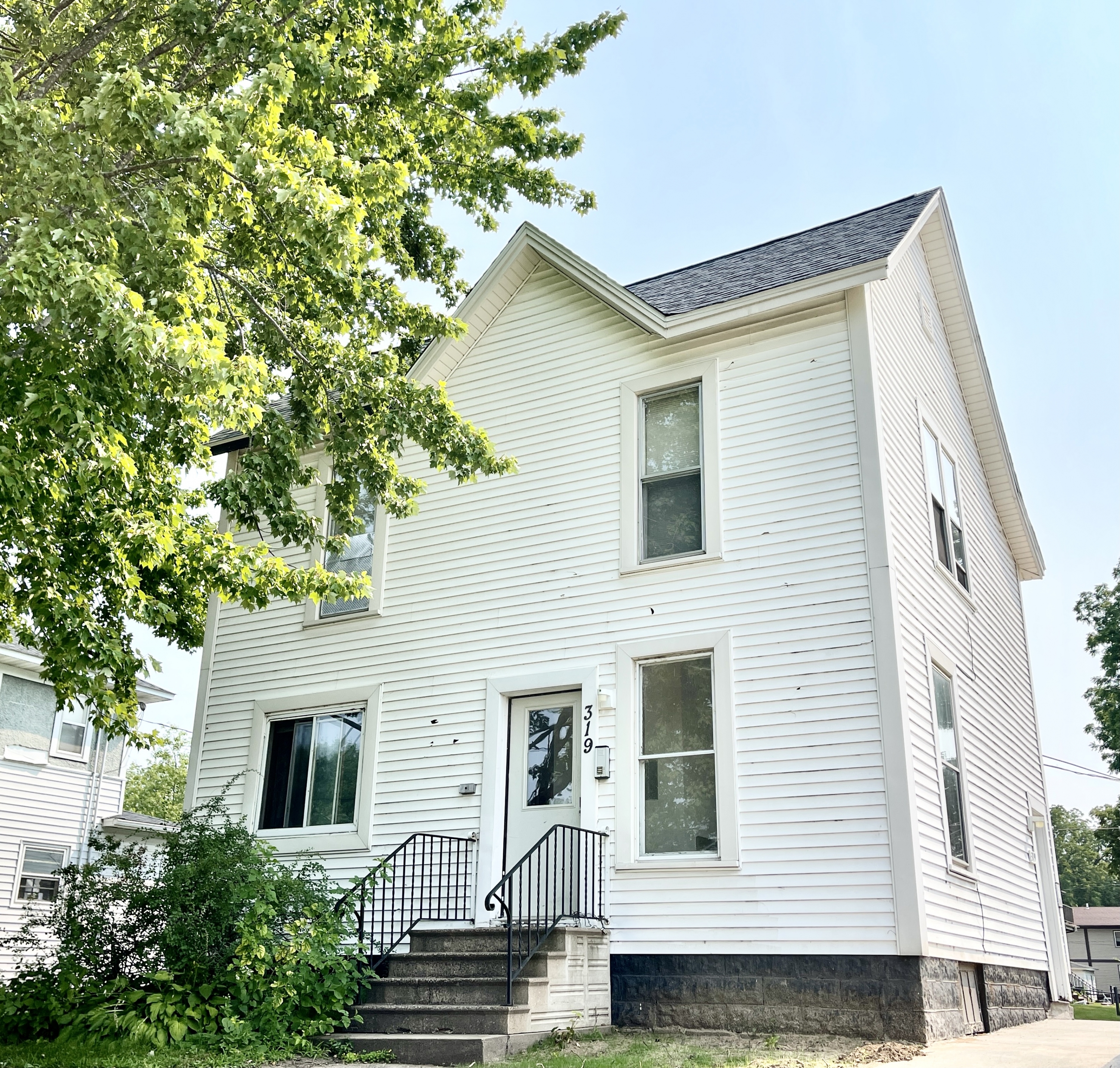 319 Second Ave #2
