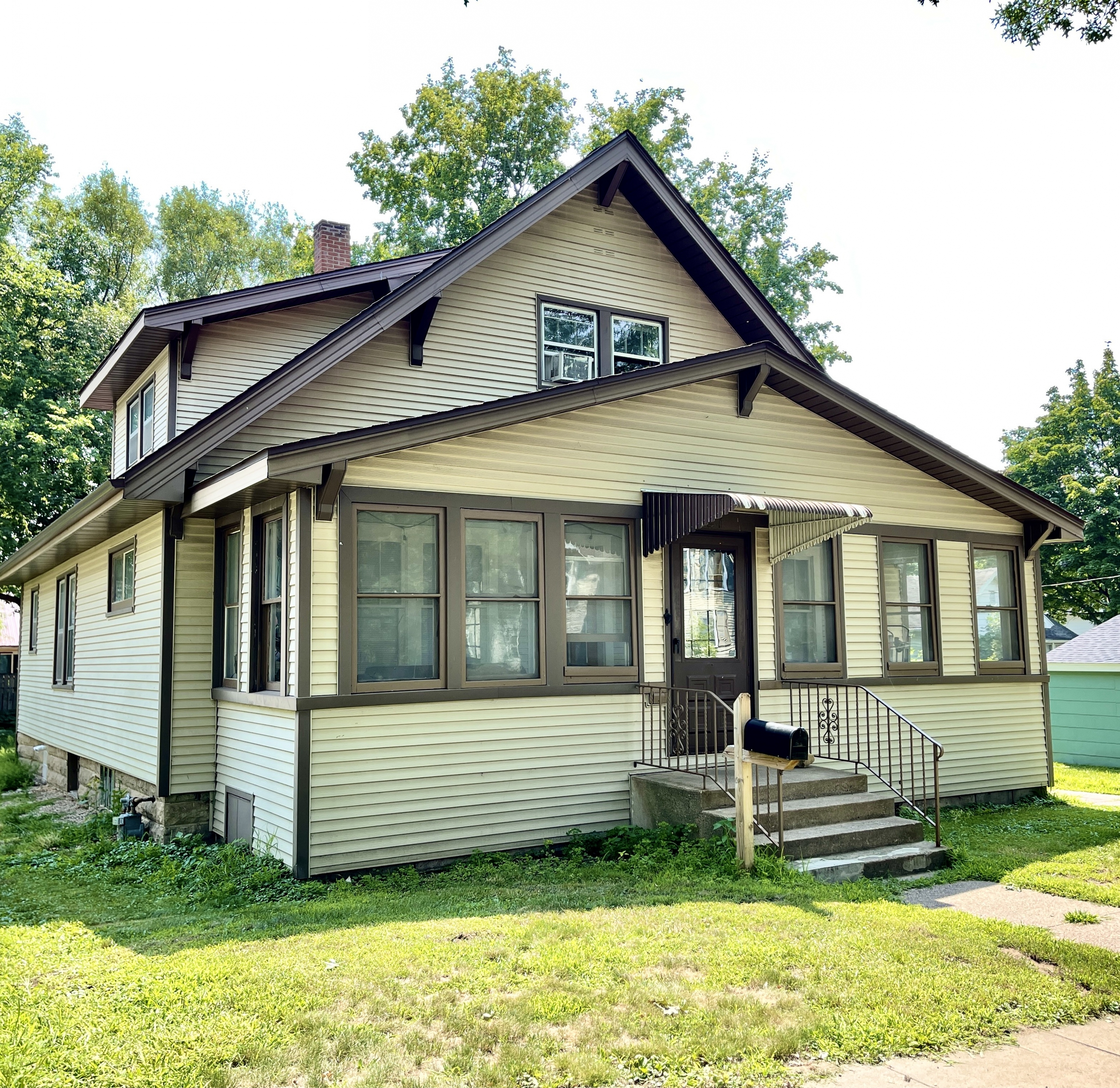 527 Hudson St.